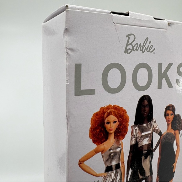 Barbie Signature Looks – Redhead Curly Hair – New (Box Damaged) - Picture 4 of 5